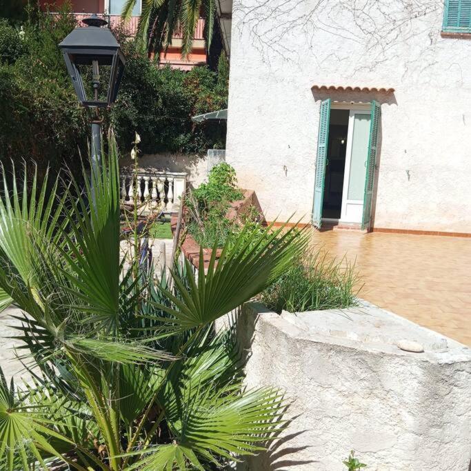 Studio De 14M2 Dans Une Maison Cagnes-sur-Mer Exterior photo